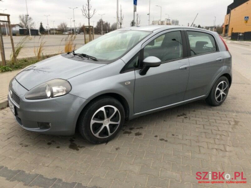 2009' Fiat Punto photo #2