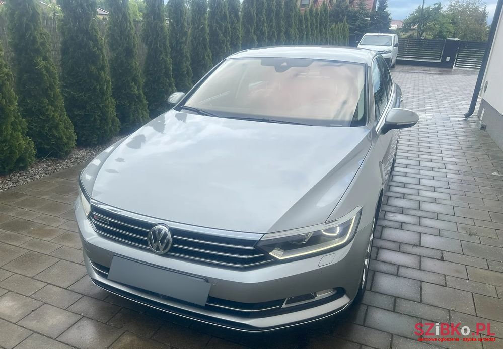 2015' Volkswagen Passat photo #1