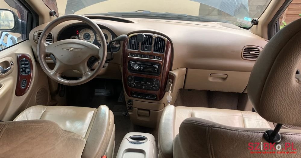 2001' Chrysler Grand Voyager 3.3L Limited photo #1