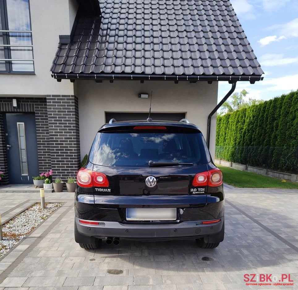 2010' Volkswagen Tiguan photo #4