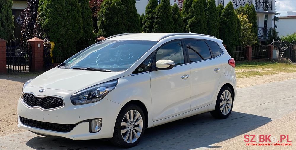 2016' Kia Carens photo #3