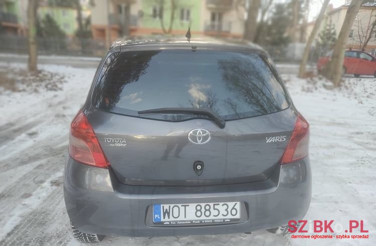 2008' Toyota Yaris photo #3