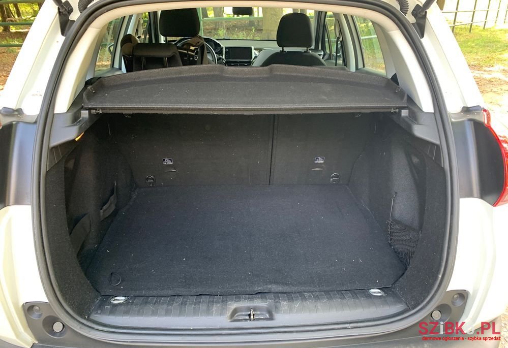 2018' Peugeot 2008 82 Vti Active photo #3