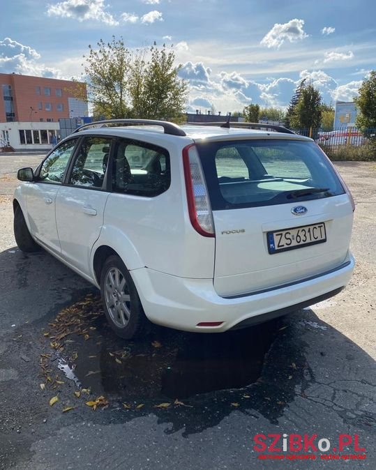 2010' Ford Focus photo #5