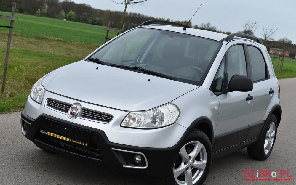 2011' Fiat Sedici photo #2