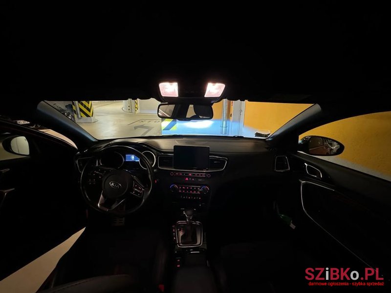 2019' Kia Proceed 1.6 T-Gdi Gt Dct photo #3