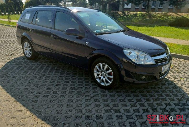 2008' Opel Astra photo #1