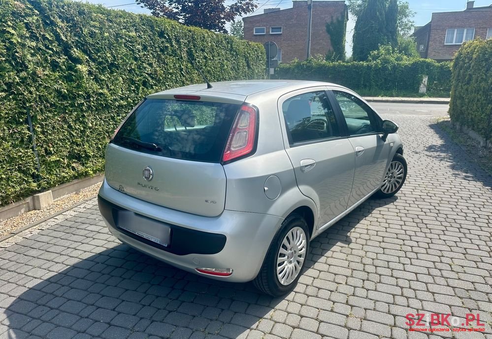 2010' Fiat Punto Evo photo #4