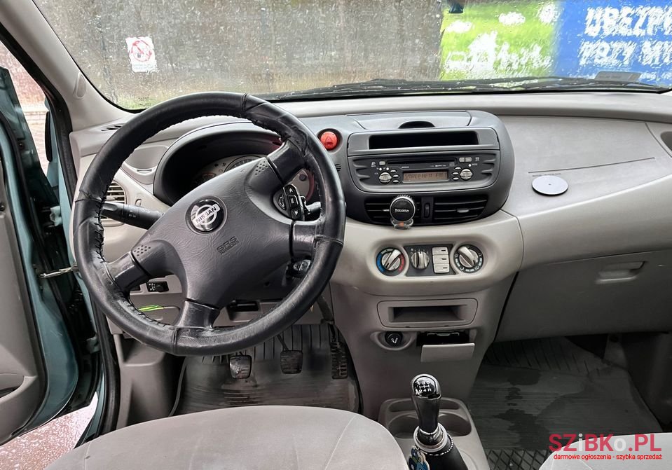 2003' Nissan Almera Tino photo #5