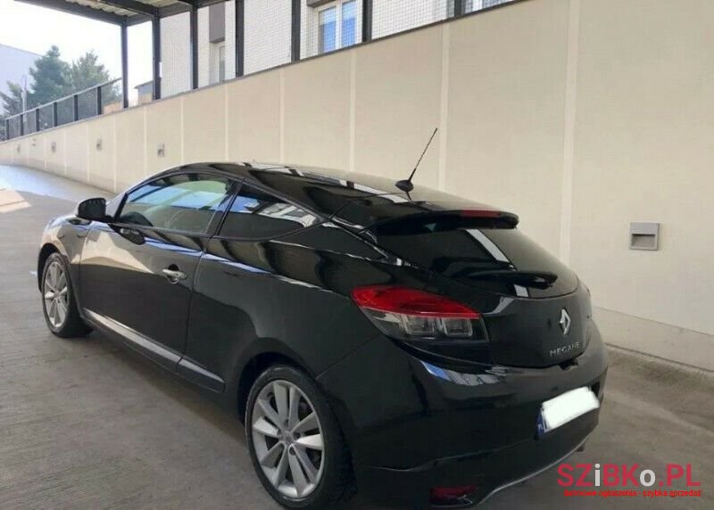 2010' Renault Megane photo #2