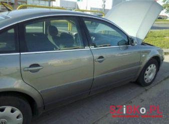 2003' Volkswagen Passat photo #1