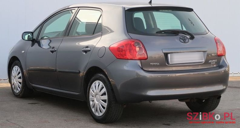 2008' Toyota Auris photo #3