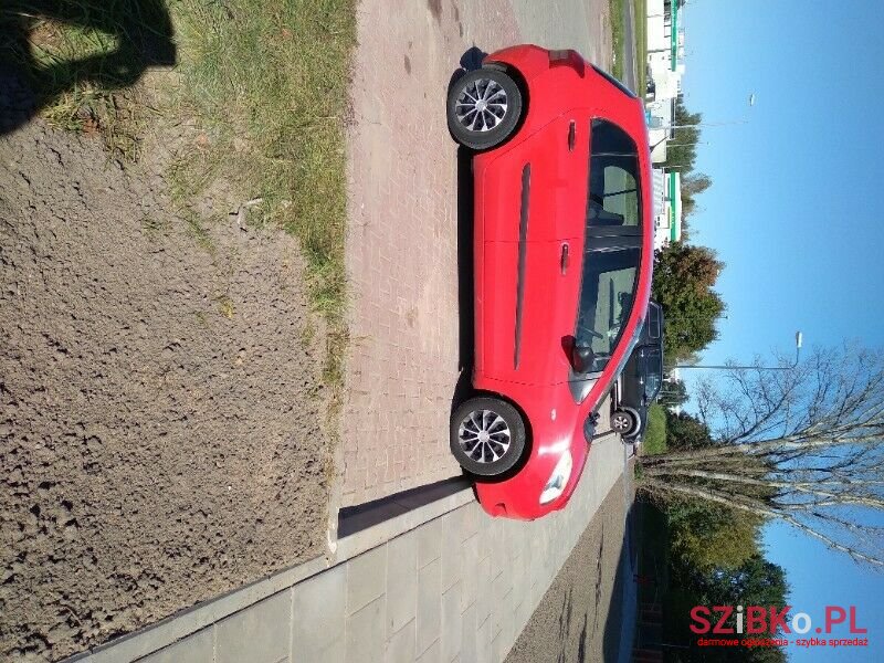 2006' Toyota Yaris photo #2