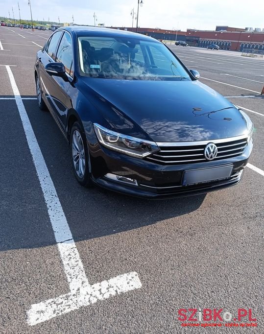 2016' Volkswagen Passat photo #2