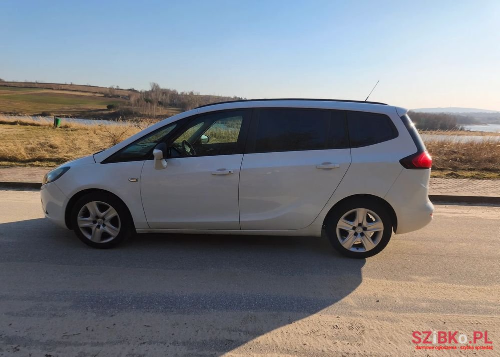2013' Opel Zafira photo #6