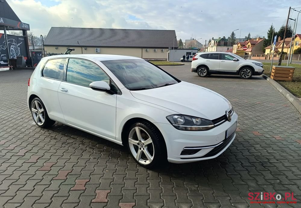 2017' Volkswagen Golf photo #6