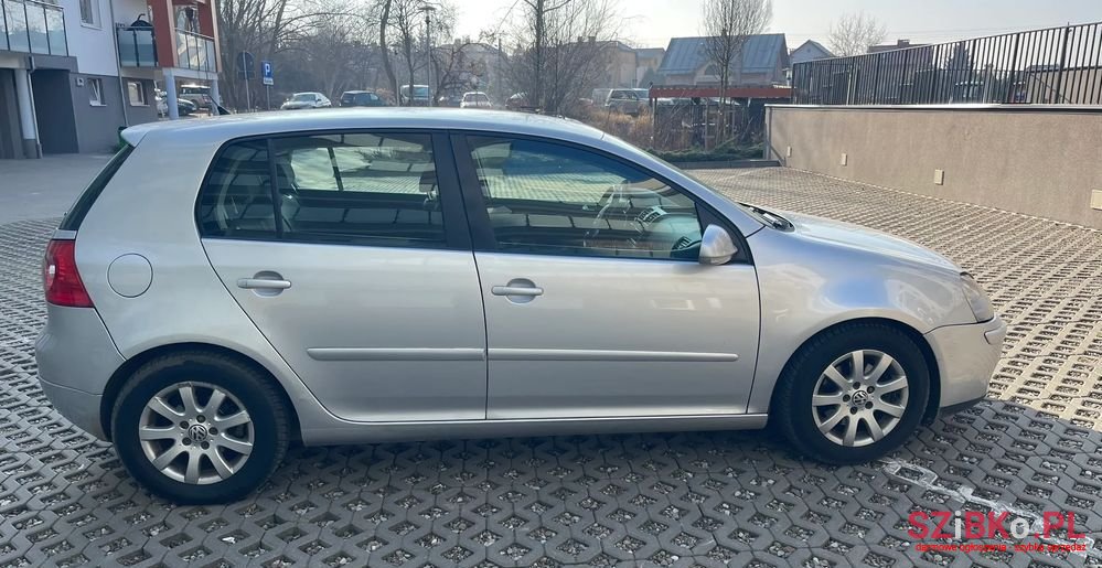 2008' Volkswagen Golf photo #4