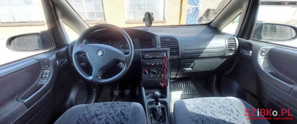 2000' Opel Zafira 1.6 16V Comfort photo #4
