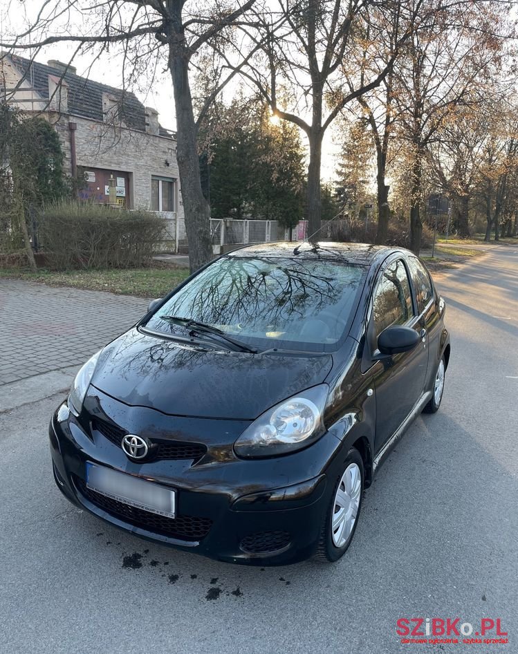 2012' Toyota Aygo 1.0 Vvt-I photo #2