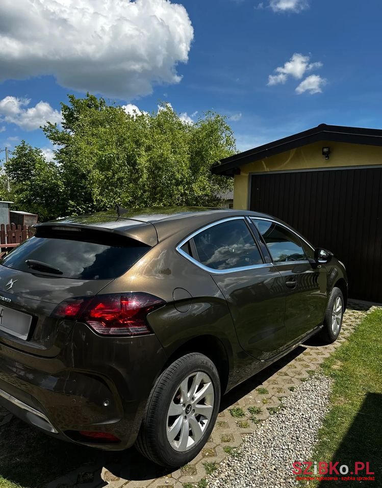 2012' Citroen DS4 photo #2