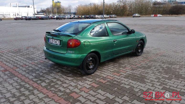 1999' Renault Megane photo #2
