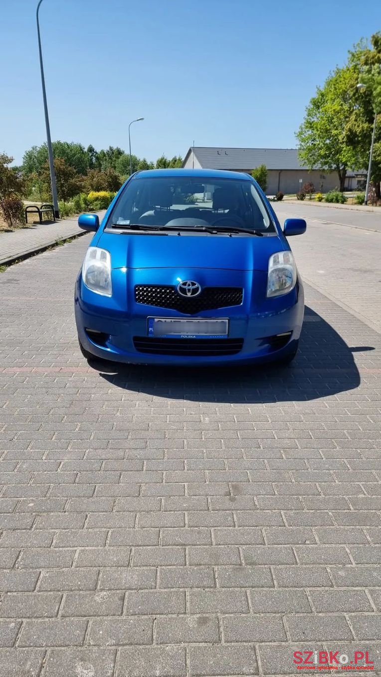 2006' Toyota Yaris photo #2