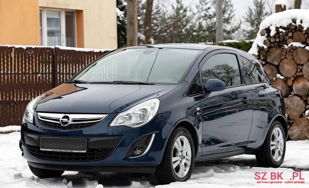 2012' Opel Corsa 1.2 16V Edition 150 photo #3