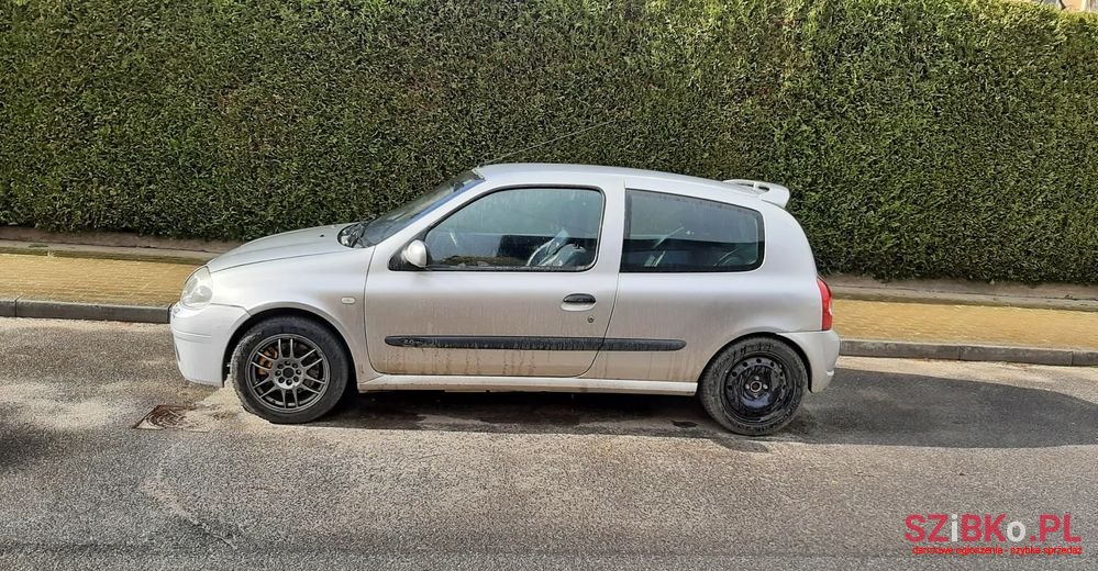 2001' Renault Clio 2.0 16V Sport photo #1