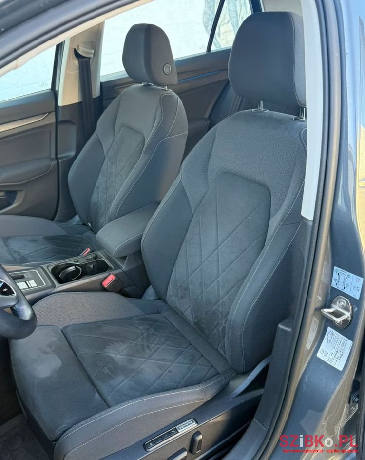 2021' Volkswagen Golf photo #6