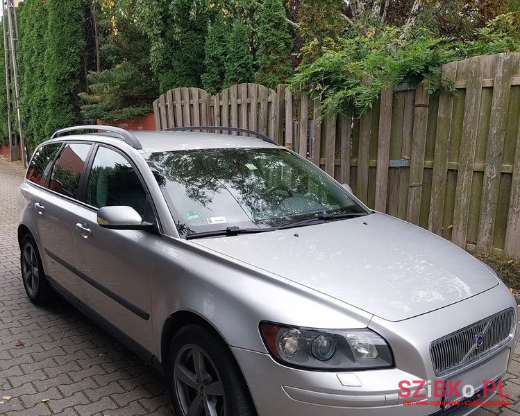 2005' Volvo V50 2.0D photo #2