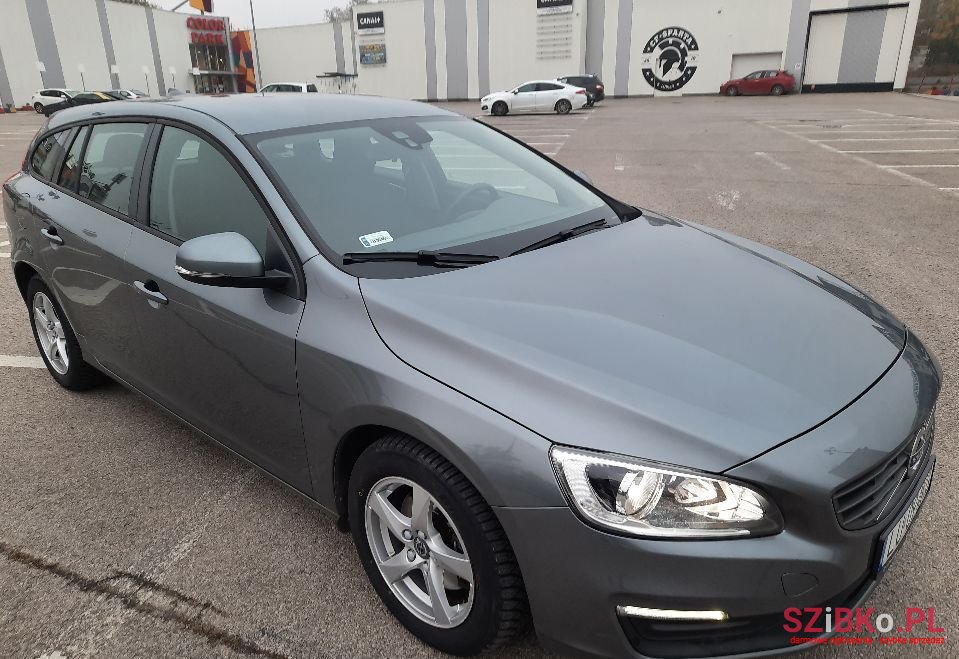 2016' Volvo V60 photo #6