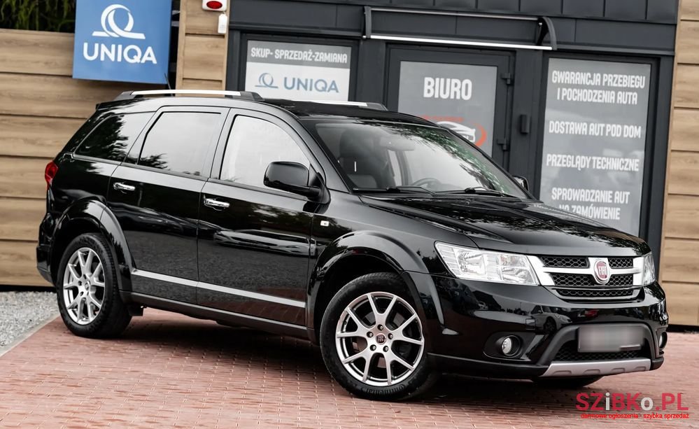 2013' Fiat Freemont 3.6 V6 Urban photo #3