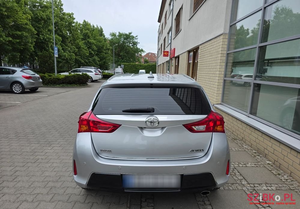 2014' Toyota Auris photo #6
