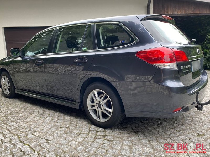 2010' Subaru Legacy 2.0I Trend photo #3
