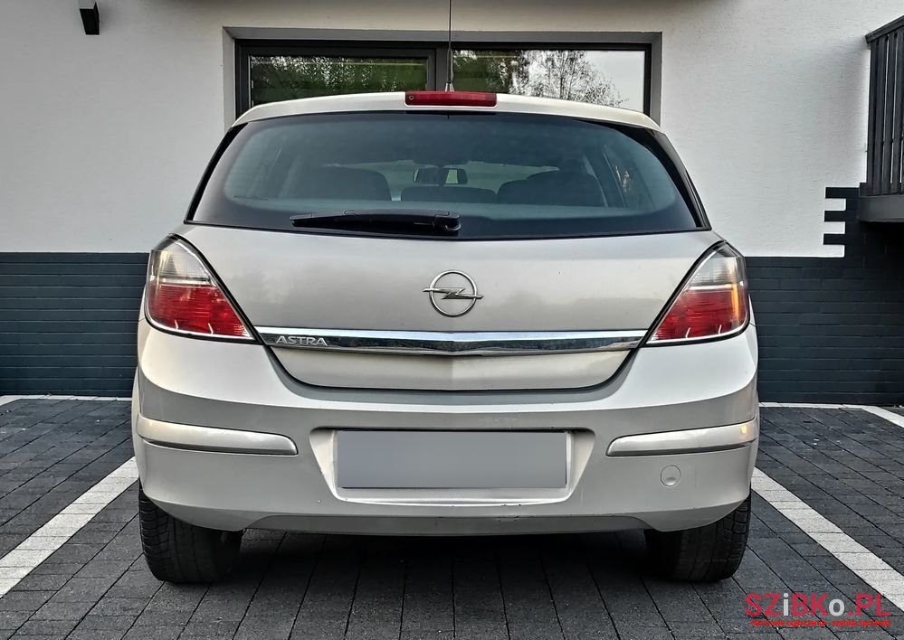 2008' Opel Astra photo #6