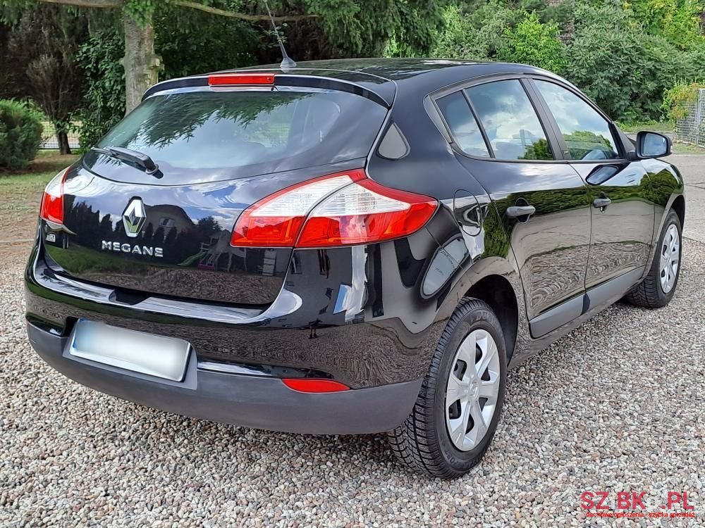 2011' Renault Megane photo #4