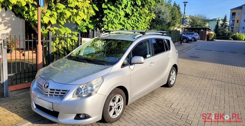 2009' Toyota Verso 2.0 D-4D Sol Sw 7Os photo #1