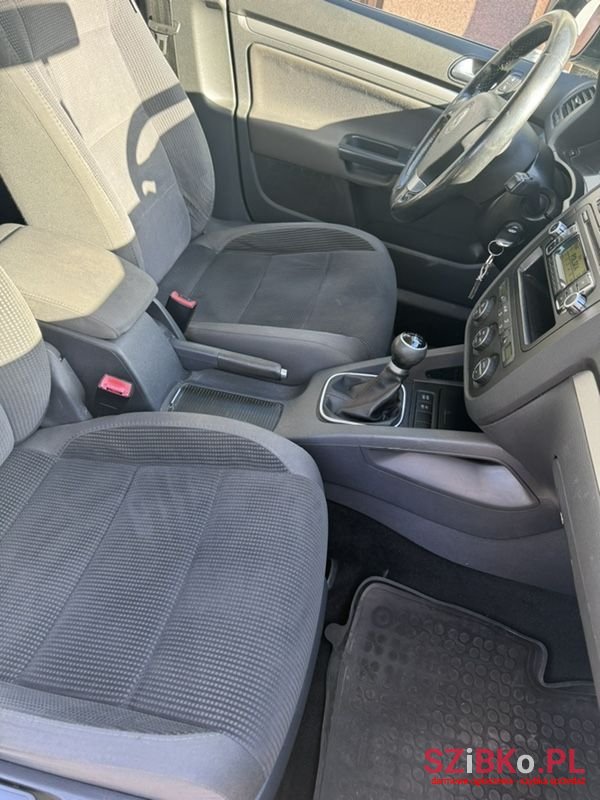 2008' Volkswagen Golf photo #6