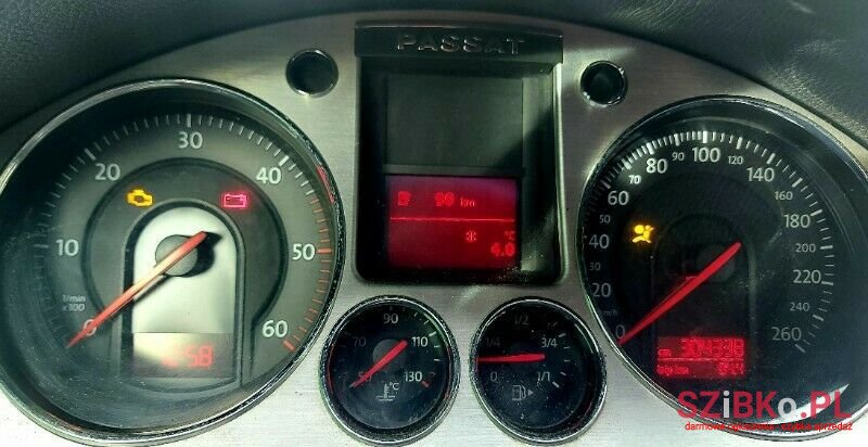 2006' Volkswagen Passat photo #6