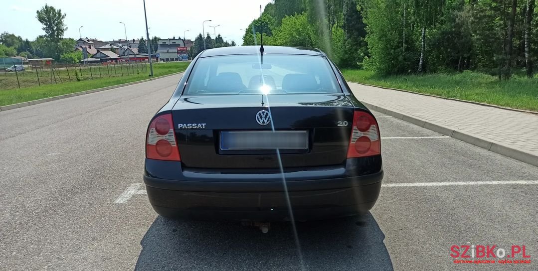 2003' Volkswagen Passat photo #3