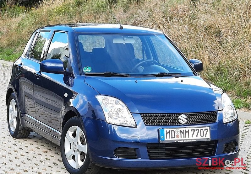 2005' Suzuki Swift photo #1