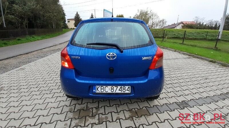 2008' Toyota Yaris photo #5