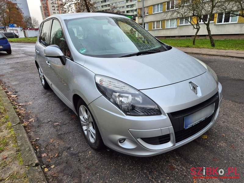 2009' Renault Scenic 1.9 Dci Emotion photo #2