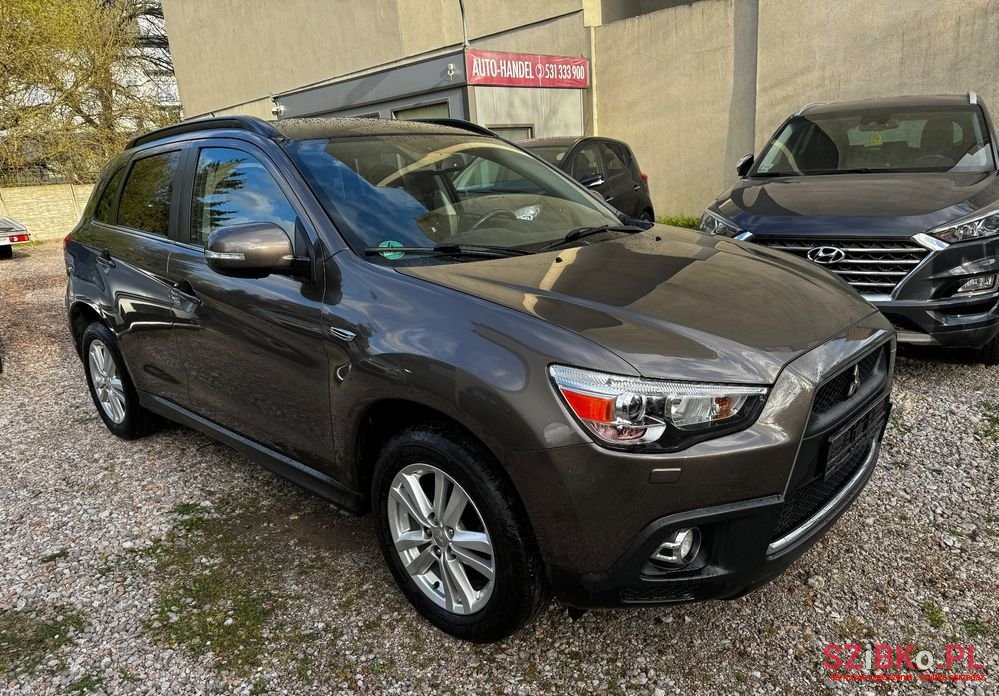 2012' Mitsubishi ASX photo #2