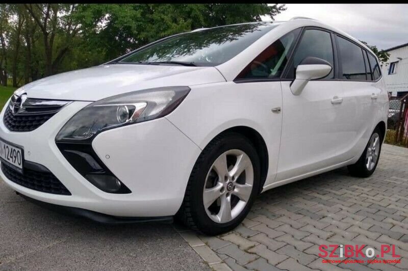 2013' Opel Zafira photo #1