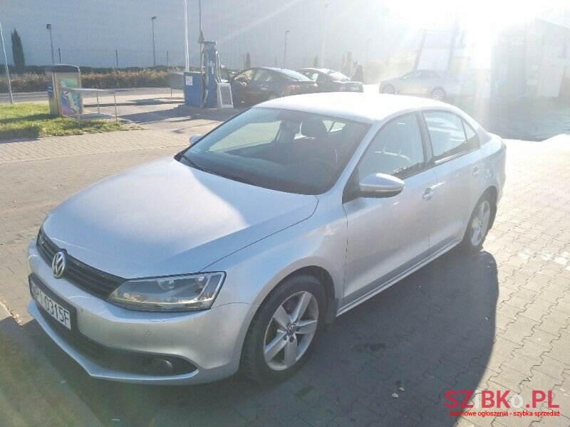 2011' Volkswagen Jetta photo #1