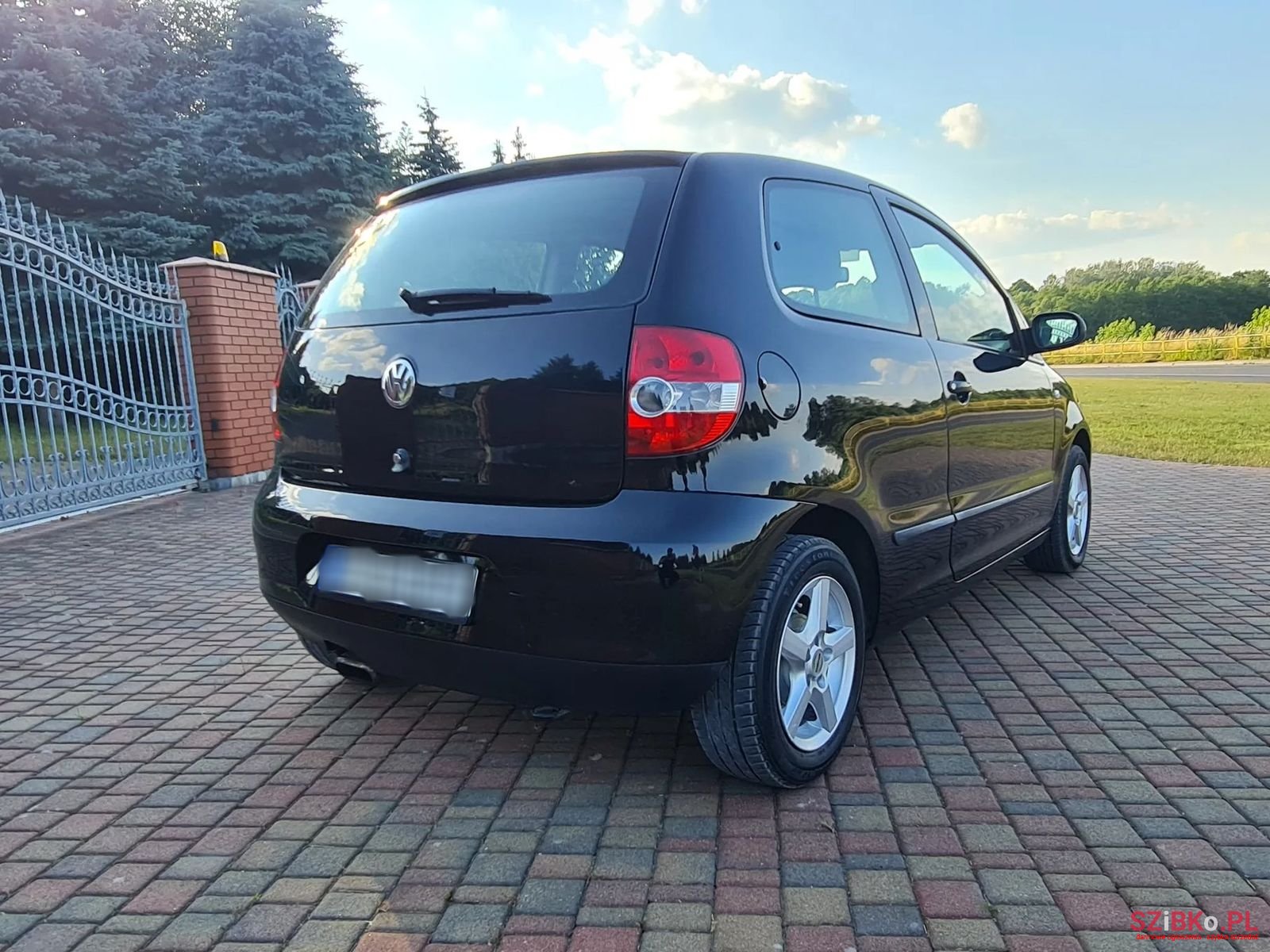 2005' Volkswagen Fox photo #6