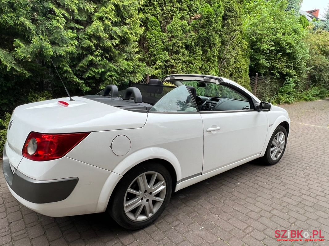 2004' Renault Megane photo #1