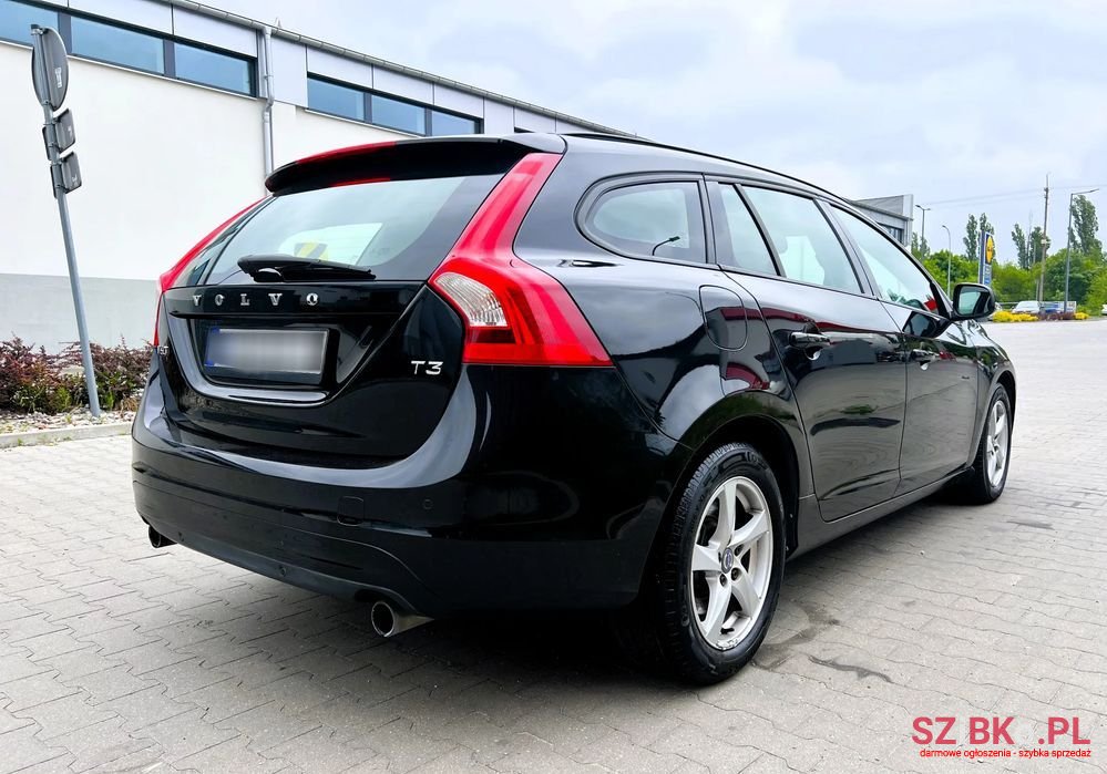 2016' Volvo V60 photo #6