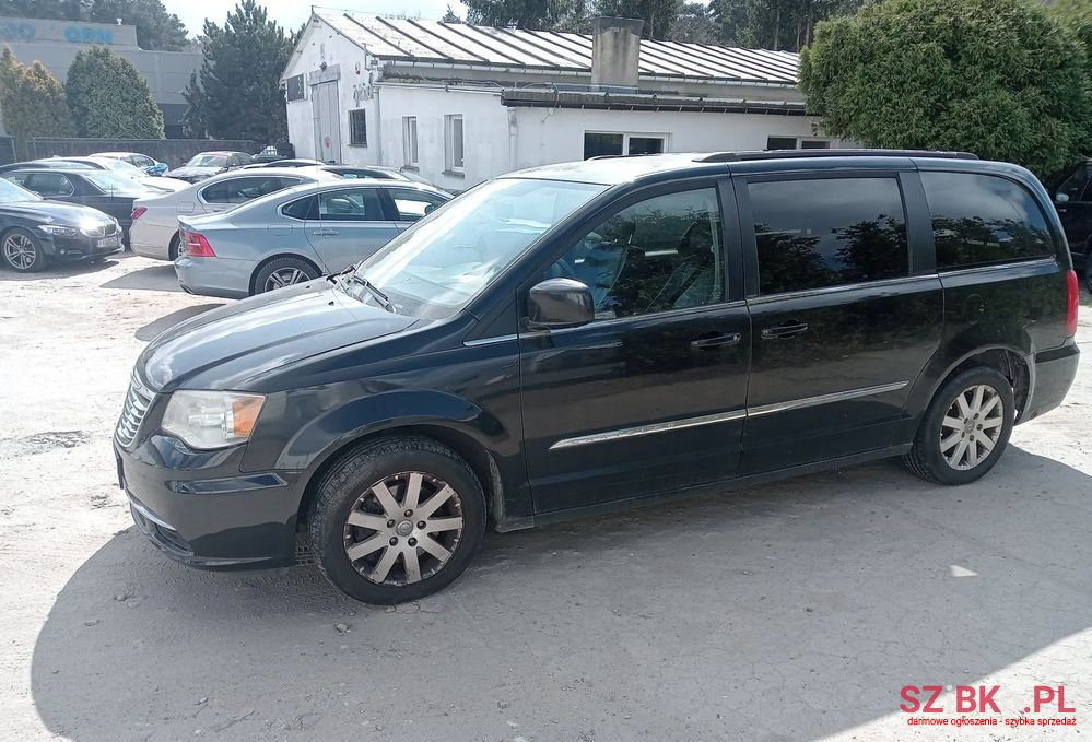 2014' Chrysler Town & Country 3.6 Limited photo #3